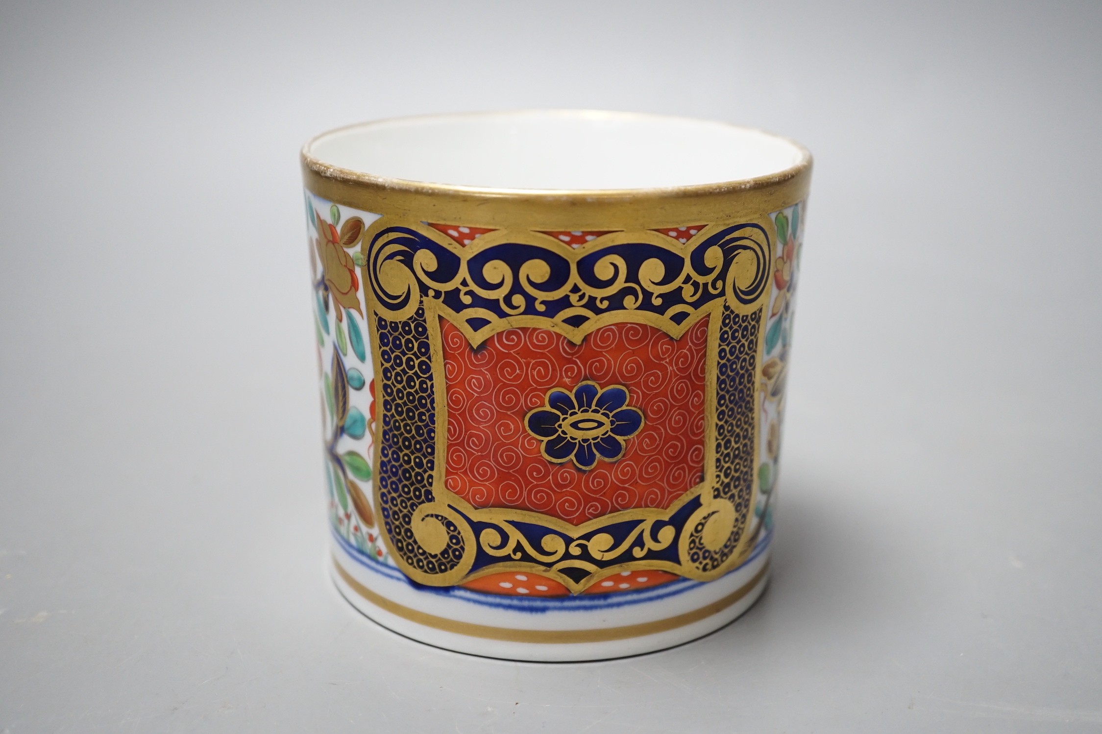 A Spode imari pattern porter mug pattern 1220, 9cm tall